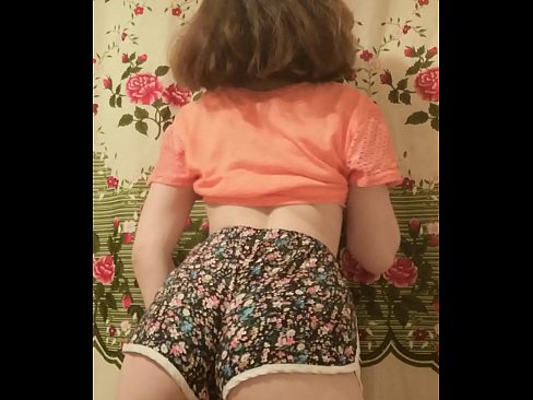 ❤️ Tânără sexy care se dezbracă de pantaloni scurți în fața camerei de filmat ️ at porn ro.amzhoka.top
